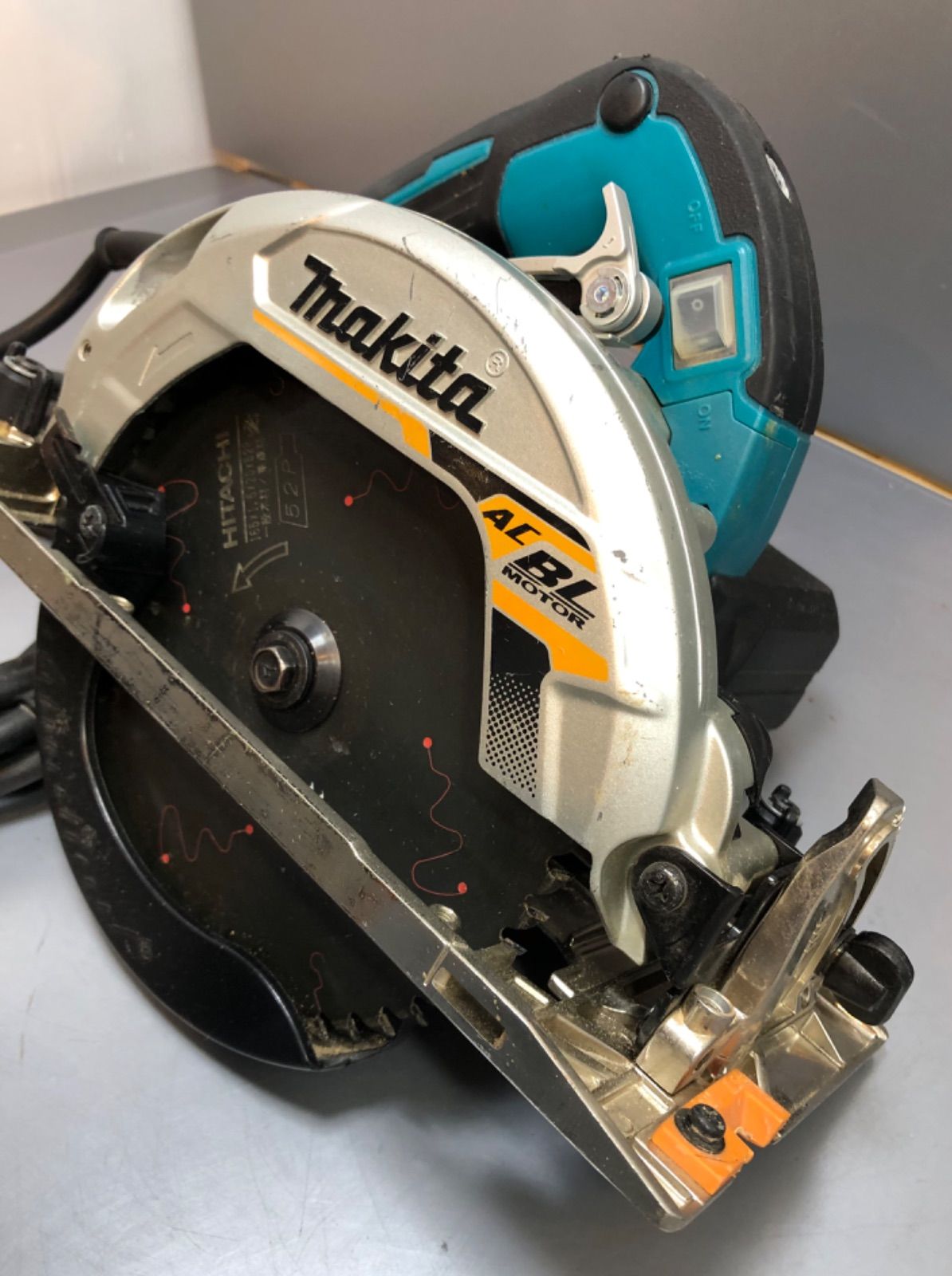 makita 165 mm 電子マルノコ HS 6303 動作品