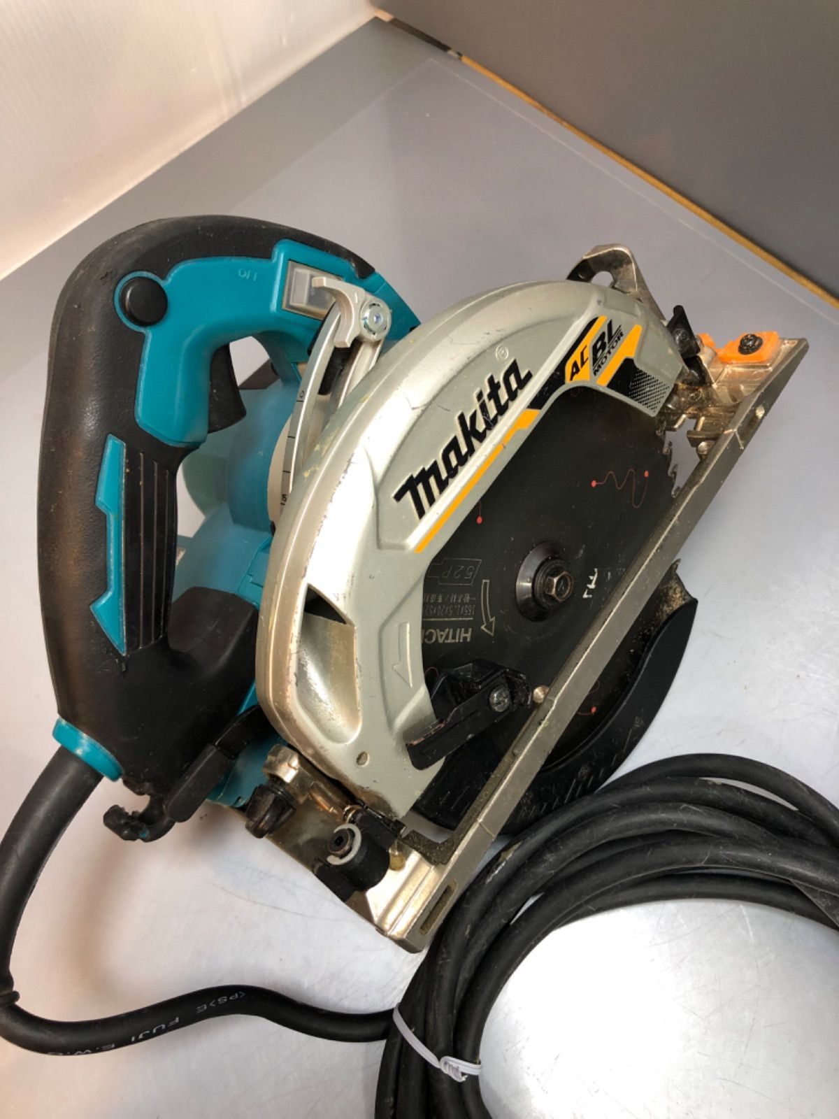  makita 165 mm 電子マルノコ HS 6303 動作品 マルノコ 切断工具 切断機