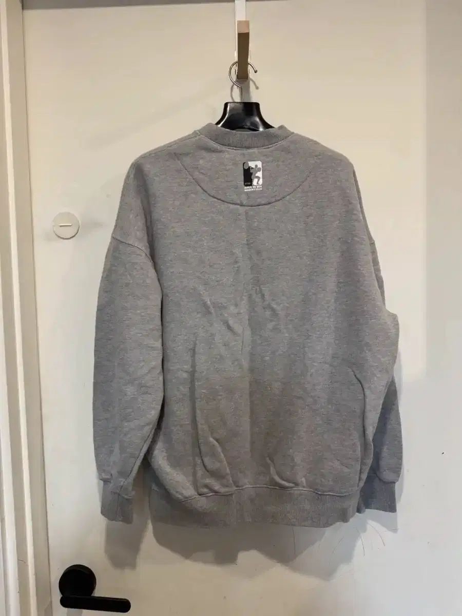 BORN TO WIN ロゴ スウェット