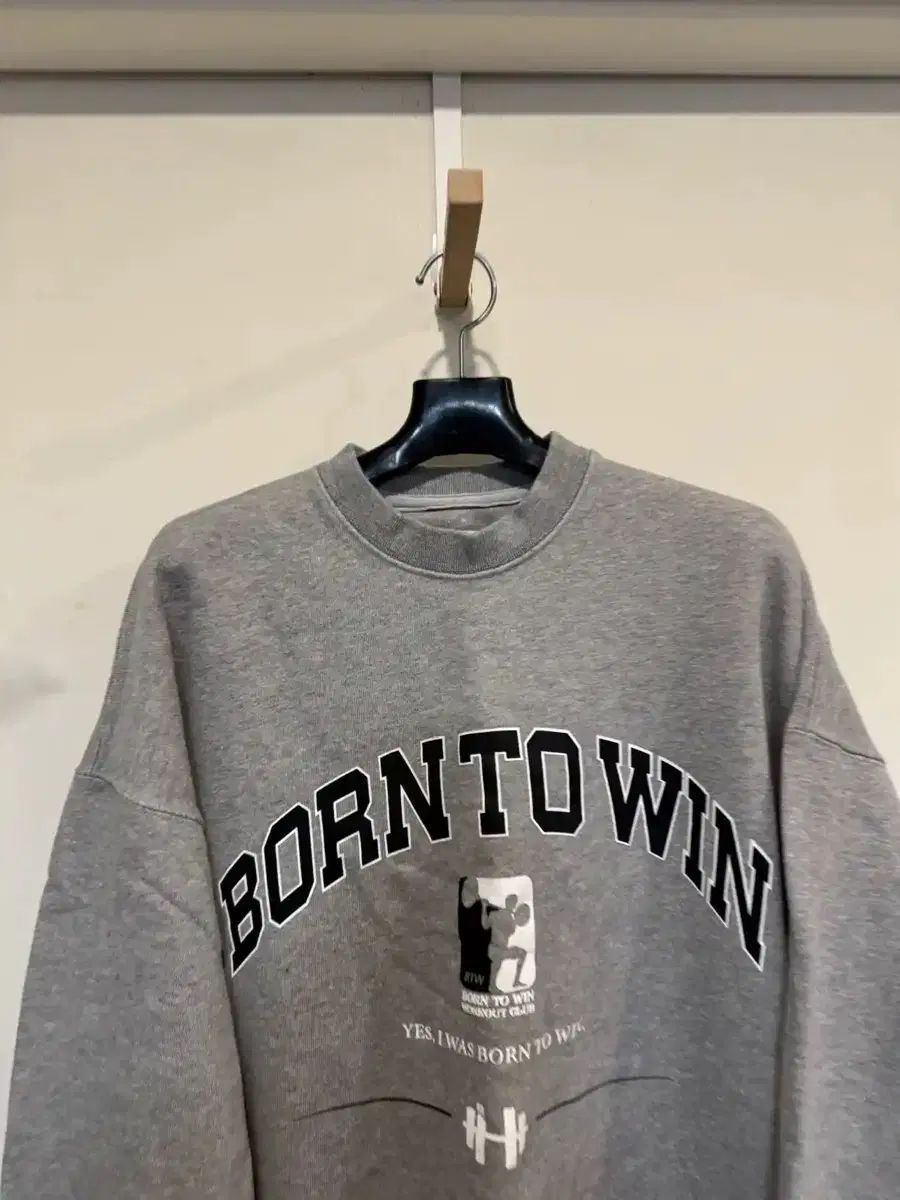 BORN TO WIN ロゴ スウェット