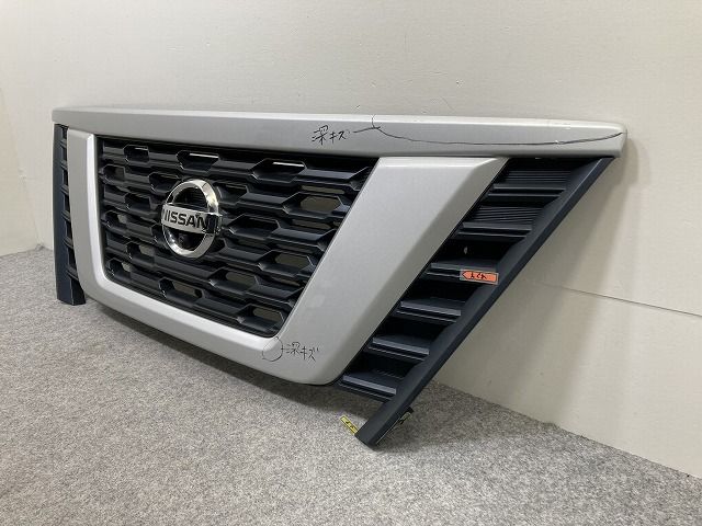 キャラバン NV350 E26 純正 後期 フロント グリル/ラジエーターグリル