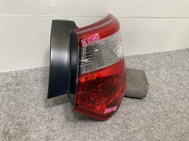 TOYOTA】 ヴィッツ 左 テールレンズ トヨタ 純正 NSP130 KOITO 52-273