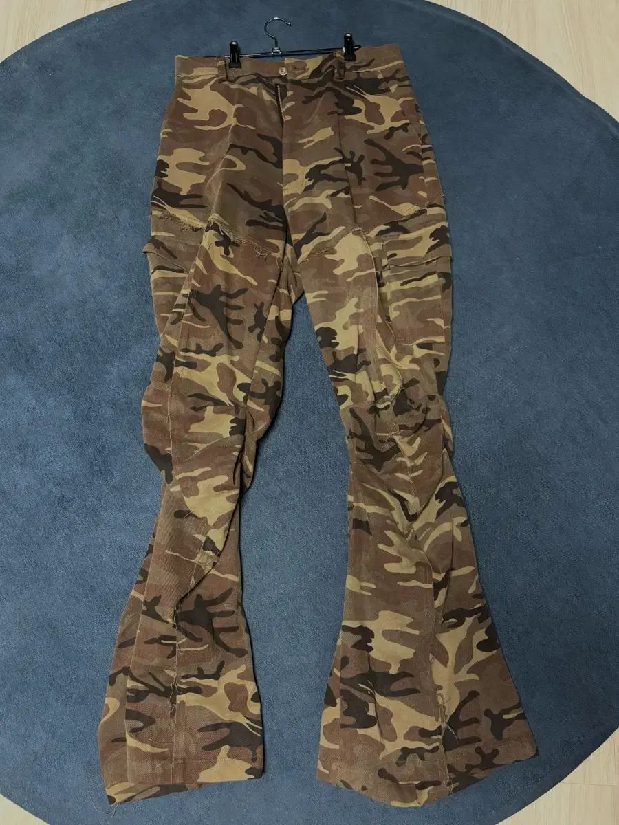 Aop エイオップ フ カモパンツ