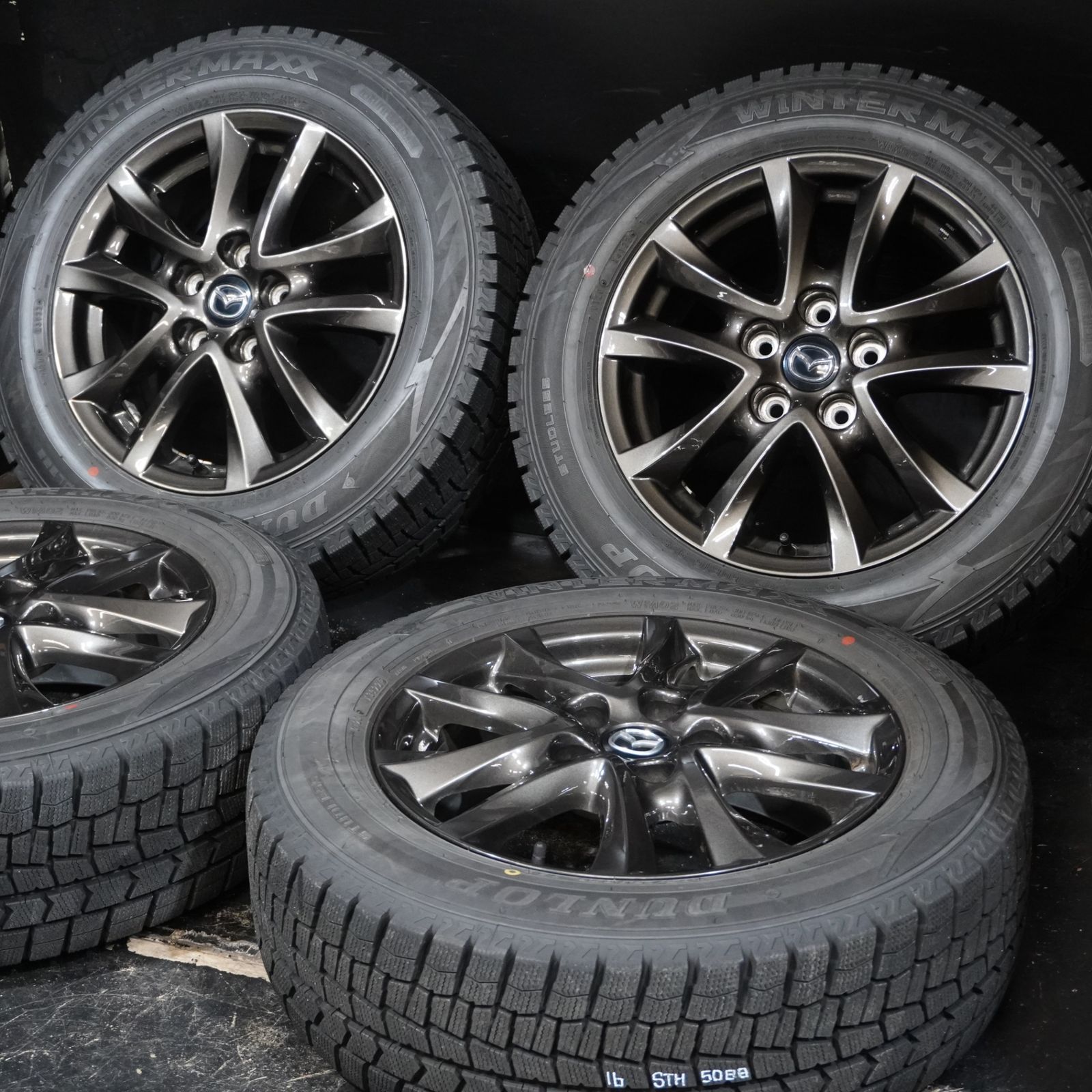 22年製 バリ山 ダンロップ WINTER MAXX WM02 / マツダ 純正 【 205
