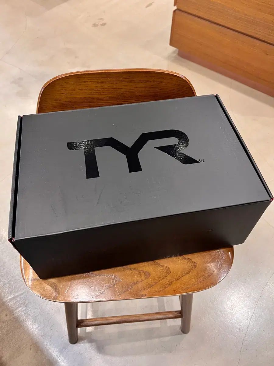 TYR LOVE 轉 Tear CXT 2 7 5