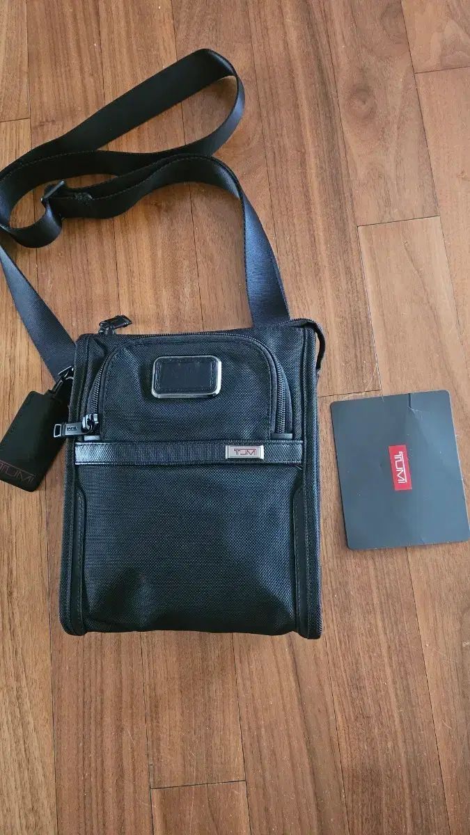 TUMI トゥミ アルファ3 クロス ブラック バッグ 状態 最高