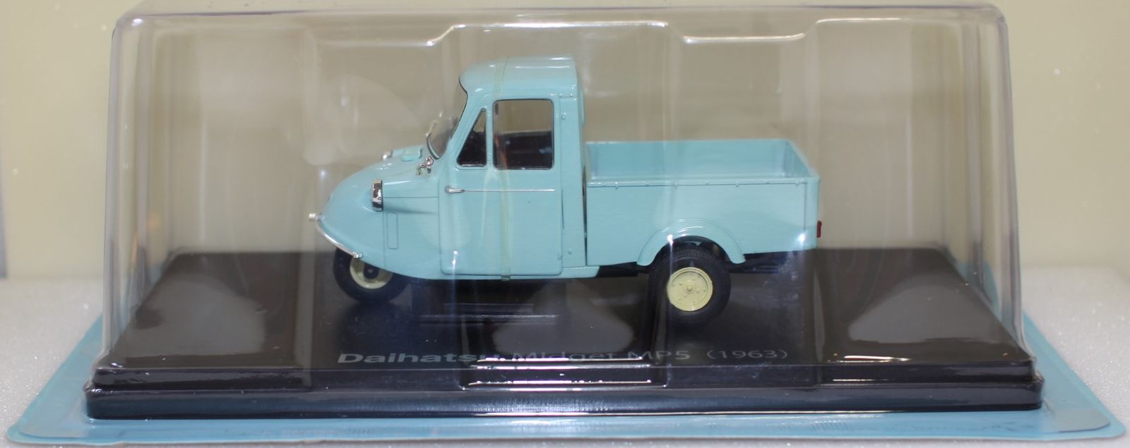 USED 未開封 1/24 国産名車コレクション ダイハツ ミゼット MP5 1963