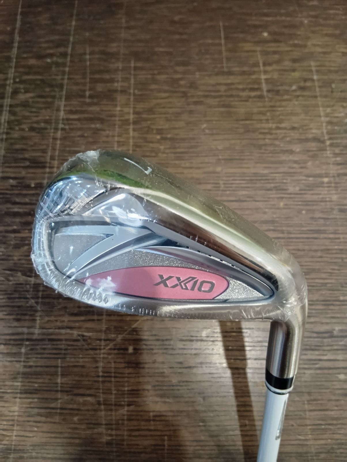 Ld Iset の新商品 XXIO 14 ゼクシオ アイアン 5本セット ＃7～9 PW SW ホワイト レディース 右用 MP 1400 L A カーボンシャフト ゴルフクラブ 2026年モデル 日本