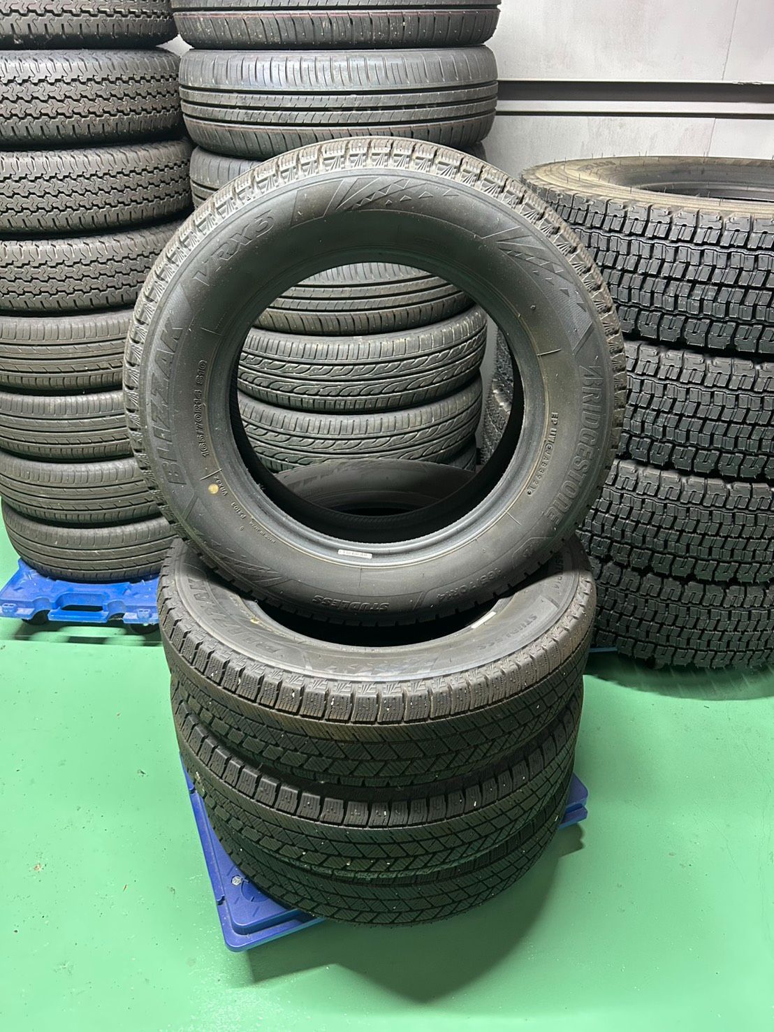 製 ブリヂストン VRX 3 165 70 R 14 81 Q スタッドレス 4本セット