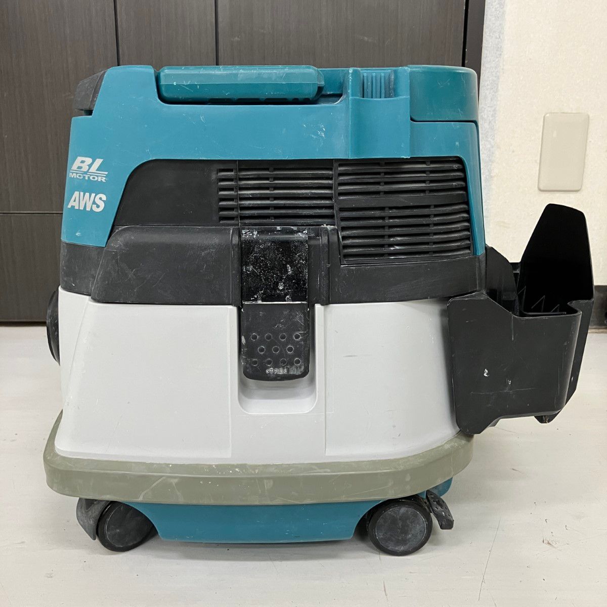 ЗЗMAKITA マキタ 18 v 粉じん 充電式集じん機 ノズル ホース バッテリー 充電器無し VC 864 D ブルー