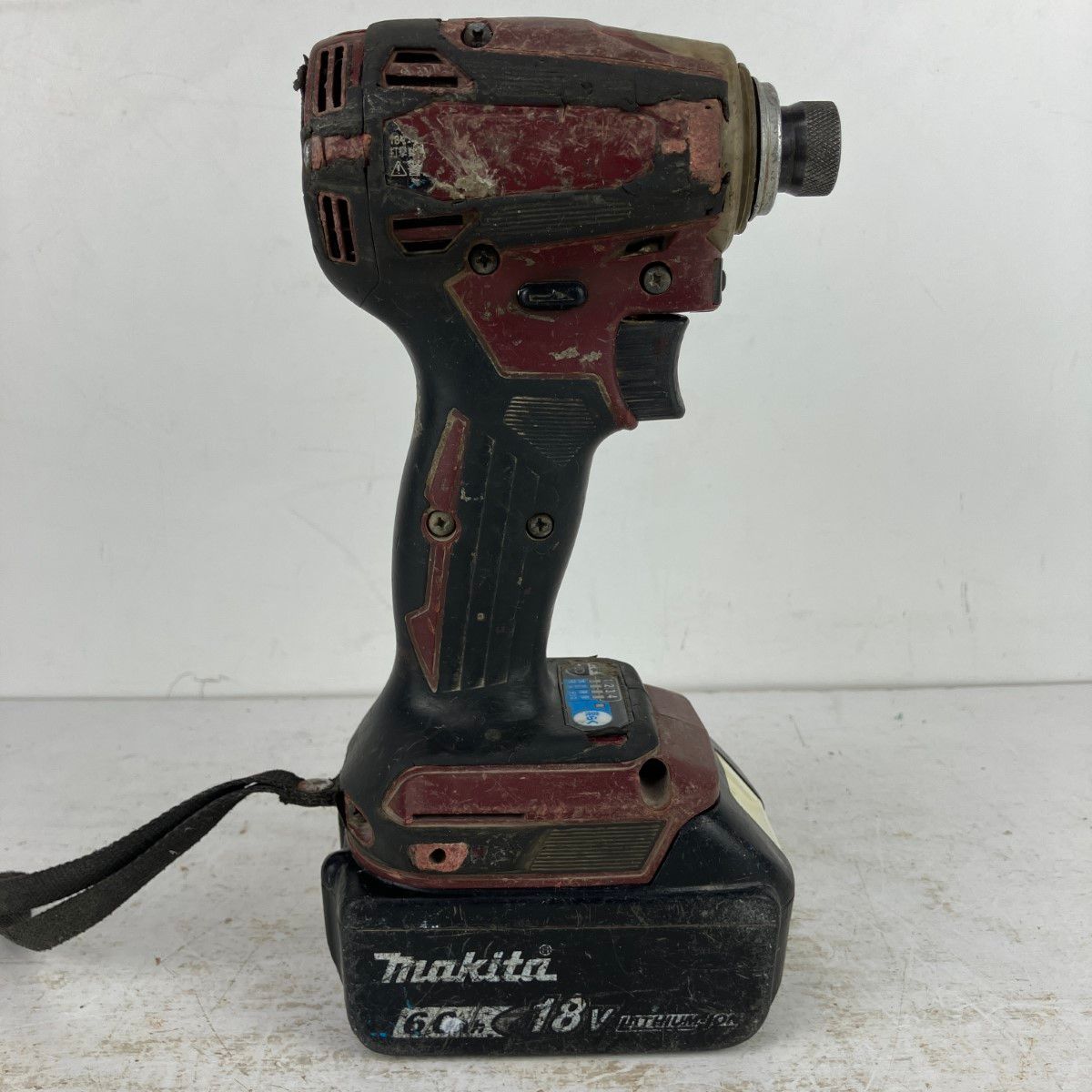 ЗЗMAKITA マキタ 18 v 充電式インパクトドライバ バッテリーx 1付 充電器無し TD 172 D オーセンティックレッド