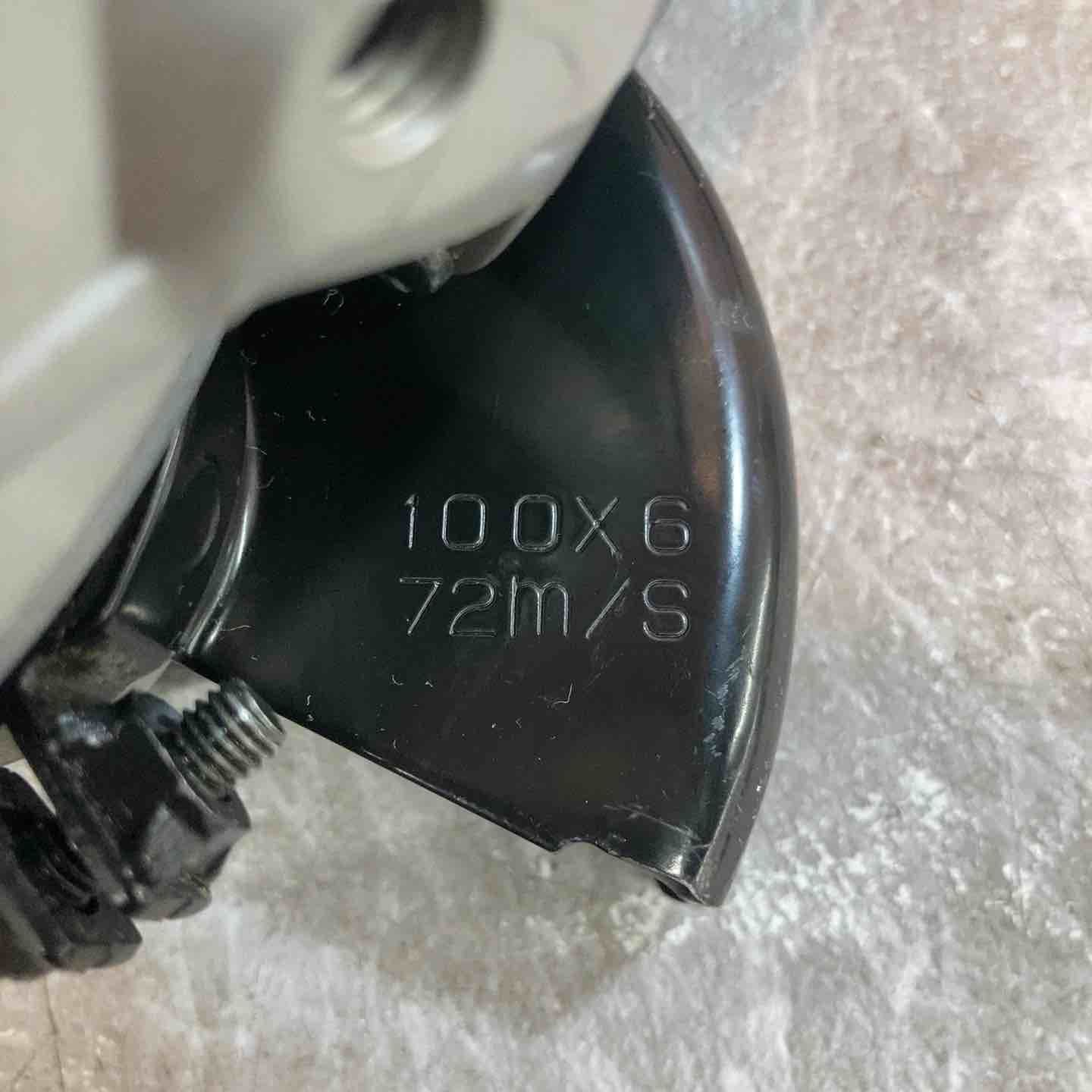  品 マキタ makita 100 mmディスクグラインダ 9533 B グラインダー 研磨機