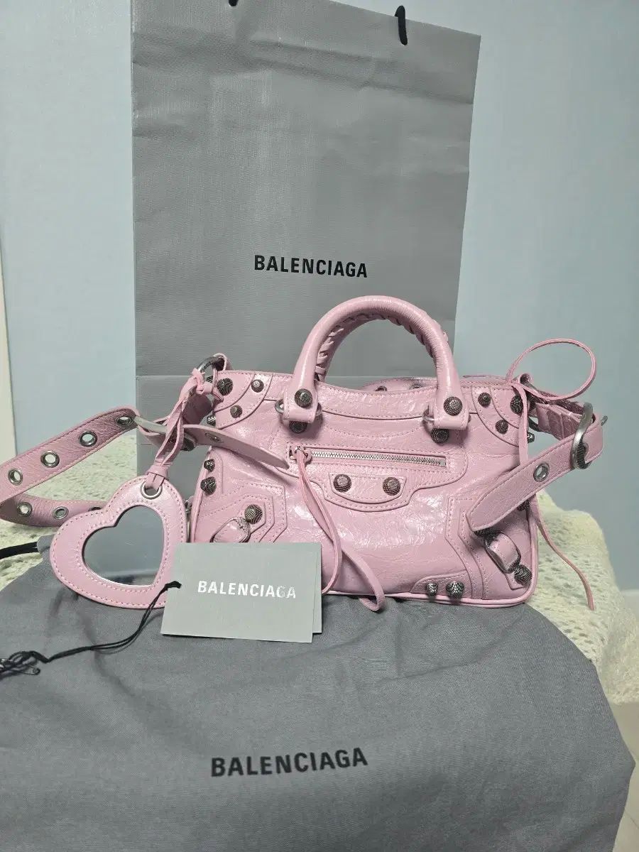 バレンシアガ ピンク NEOカゴ トゥー クロスバック