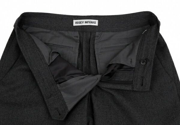 イッセイミヤケISSEY MIYAKE 良い ウールノータックパンツ グレー1