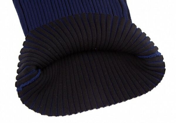 イッセイミヤケISSEY MIYAKE バイカラーリブタートルネックニット 青黒