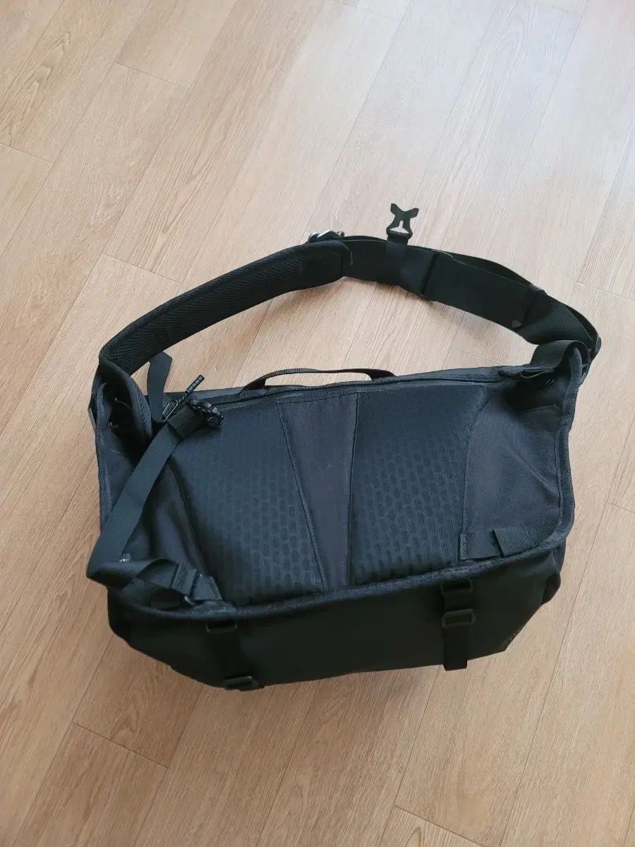 チームビトゥー スペシャル メッセンジャーバッグ M
