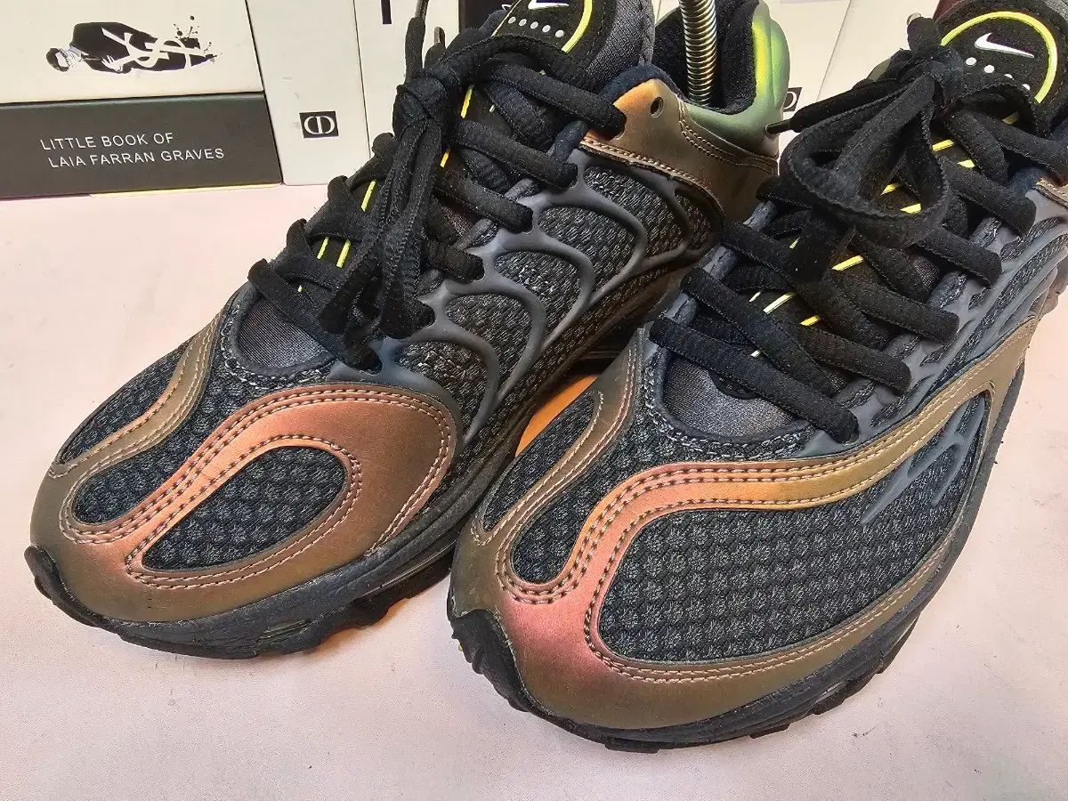 ランニングシューズ スニーカー