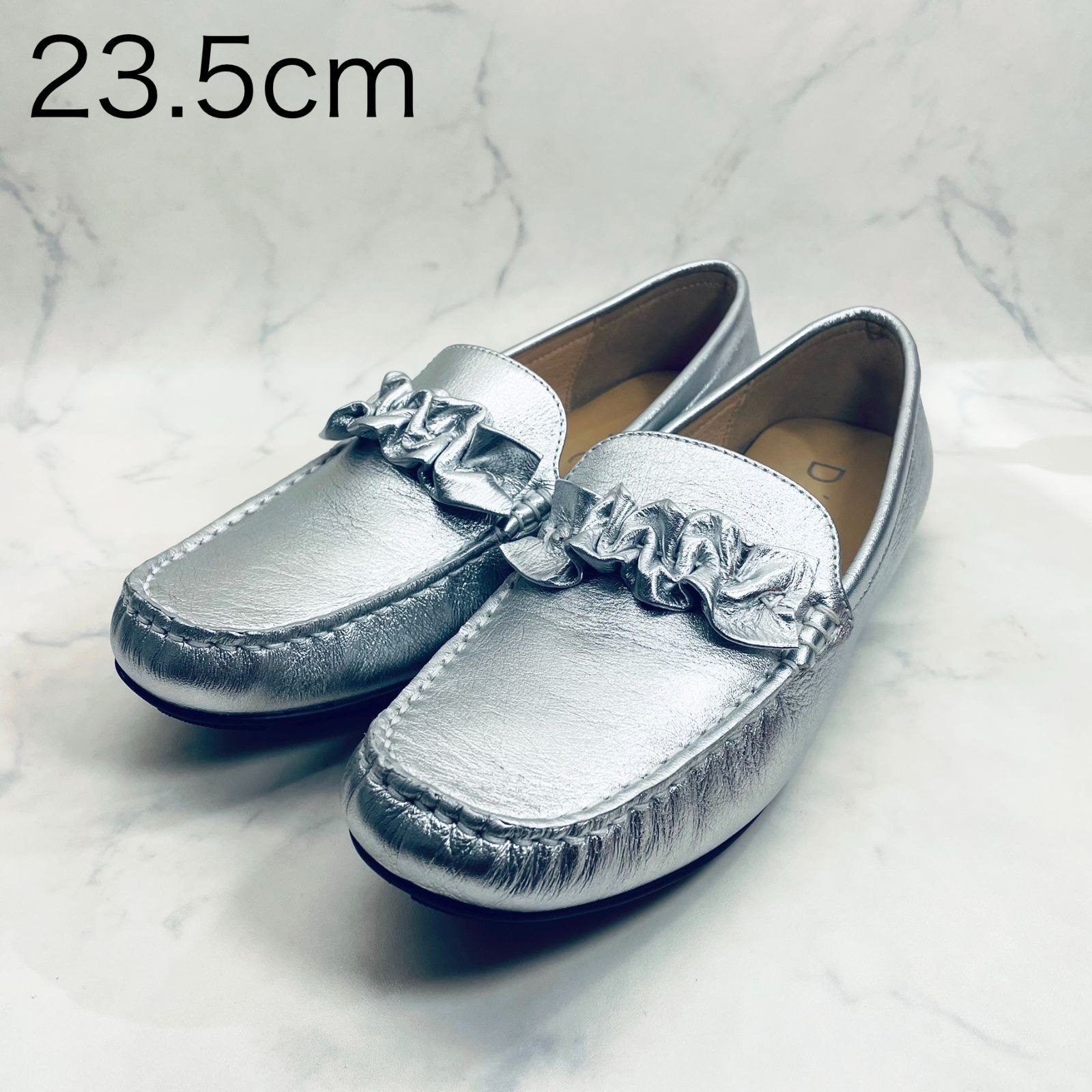 訳あり ディッシー シャーリングモチーフ付きモカシューズ 銀 23.5㎝