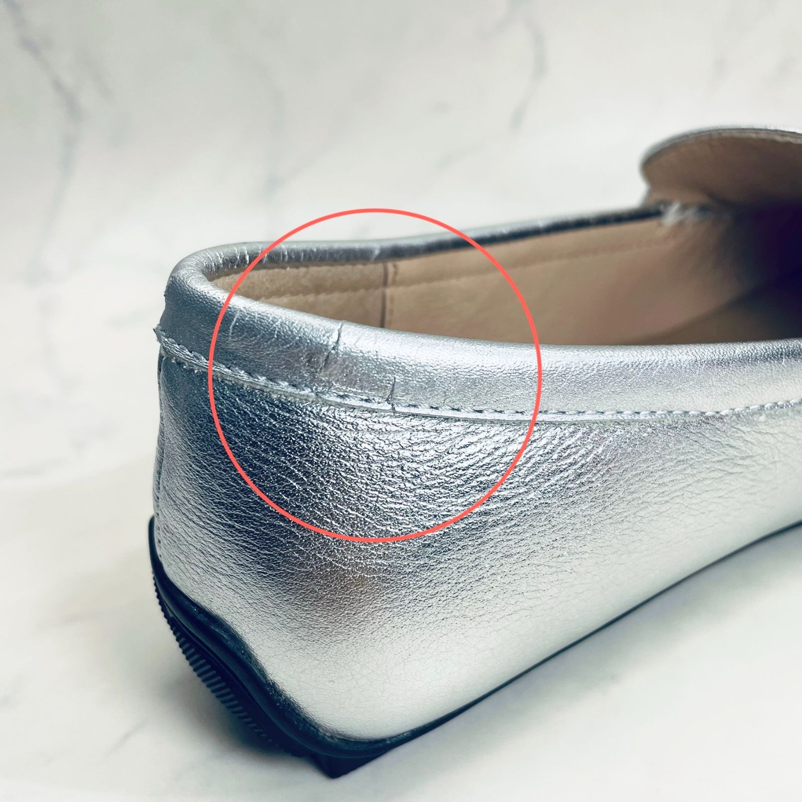 ディッシー シャーリングモチーフ付きモカシューズ