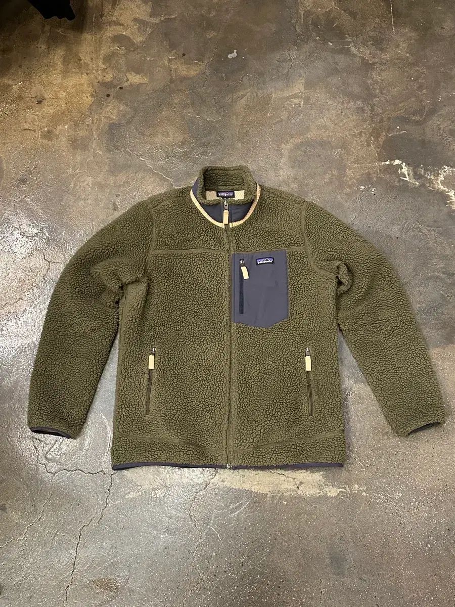 パタゴニア ブリムドボーニー オリーブグリーンとブラックセット パタゴニア ブリムドボーニー オリーブグリーンとブラックセット