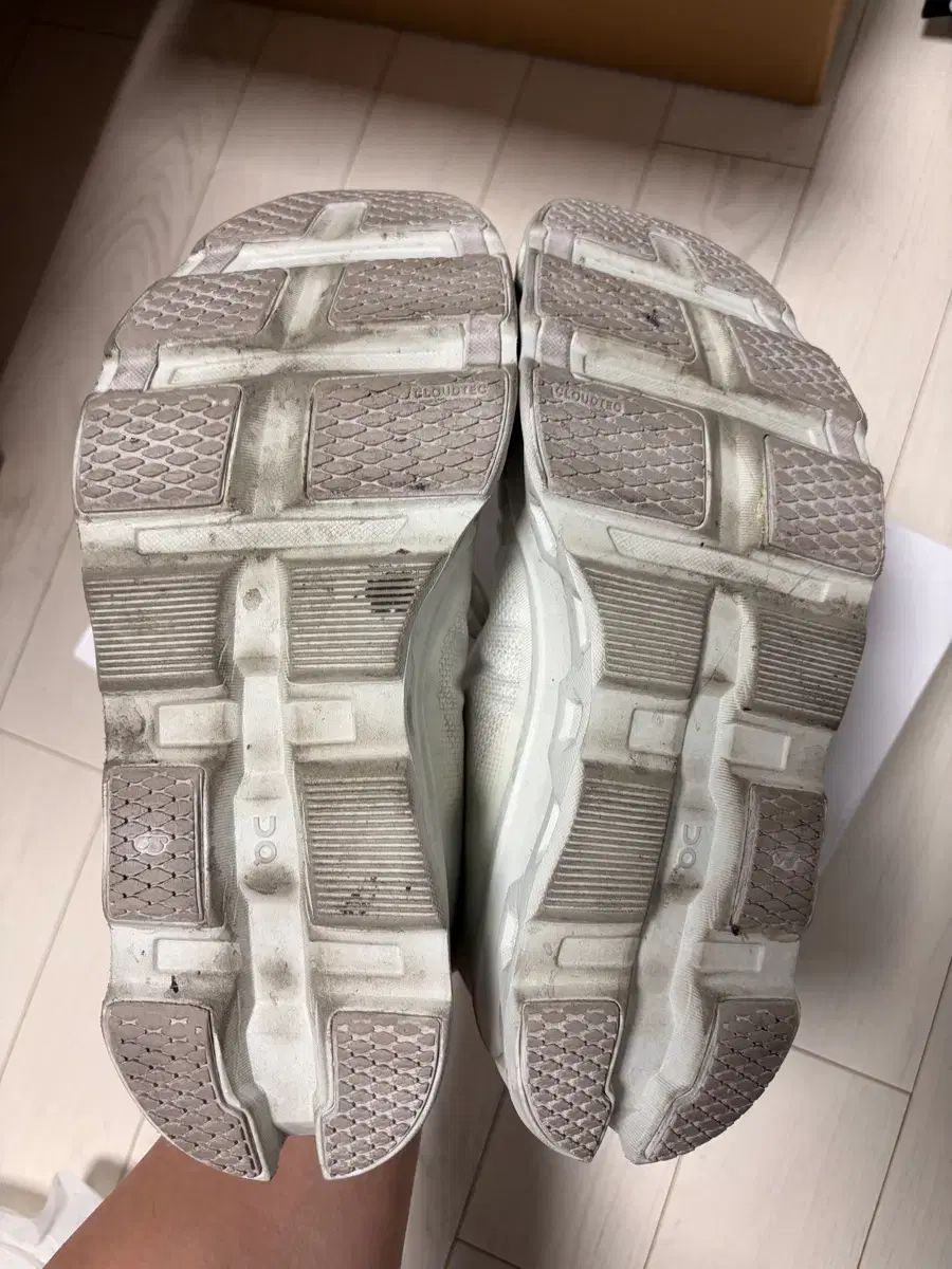  パフ x オンランニング クラウドMONSTER 2 VaporFrost 登山靴 トレッキングシューズ アウトドアシューズ