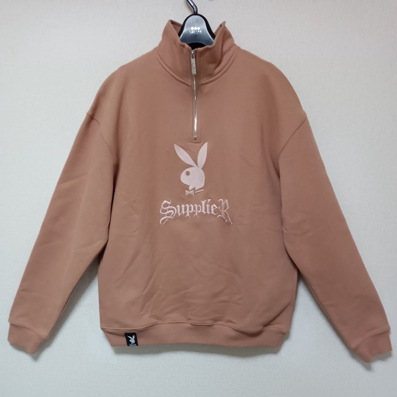 新品未使用SUPPLIER×PLAYBOYコラボハーフジップスウェットトレーナー 
