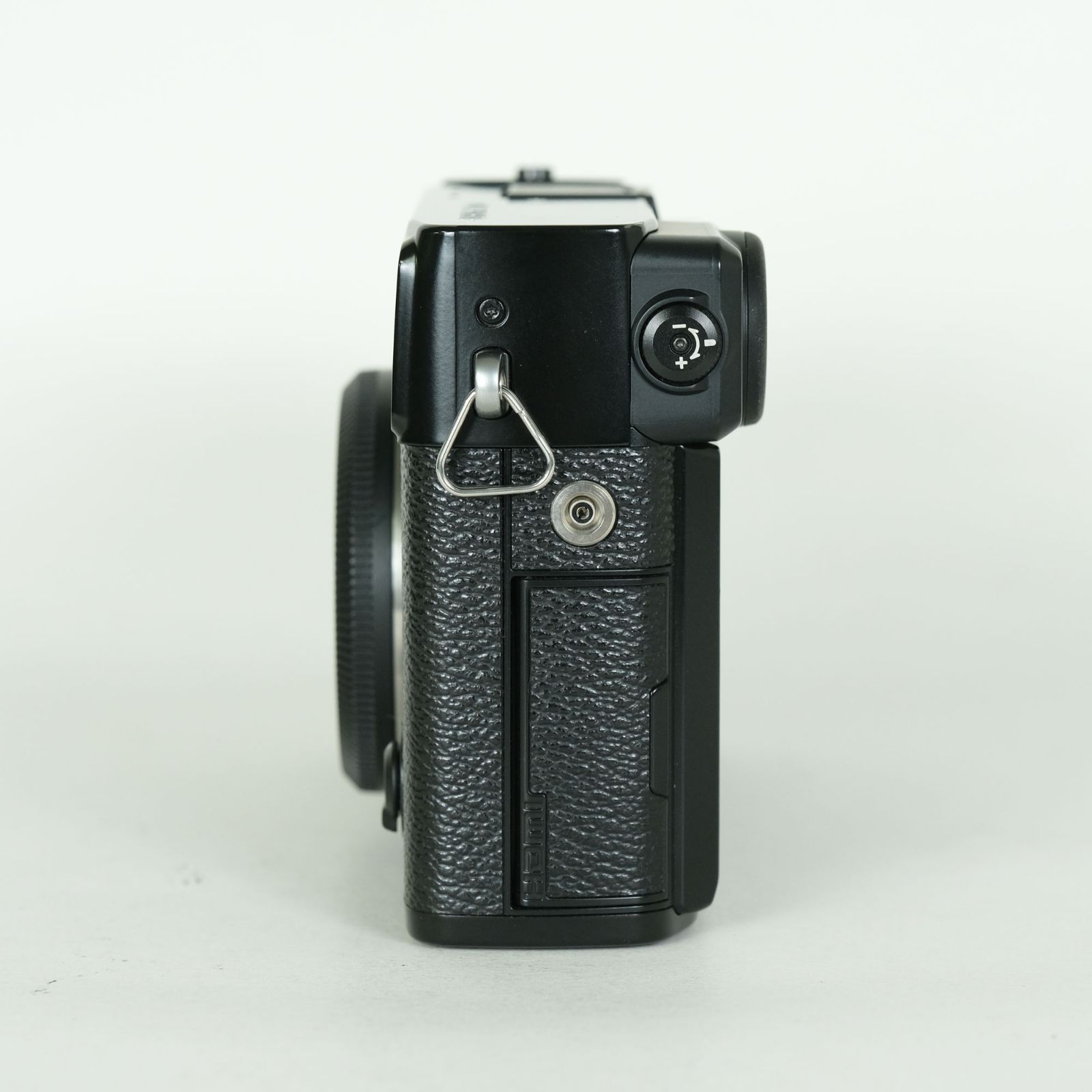 美品 | シャッター数1,800回｜ハンドグリップ・バッテリー2個付