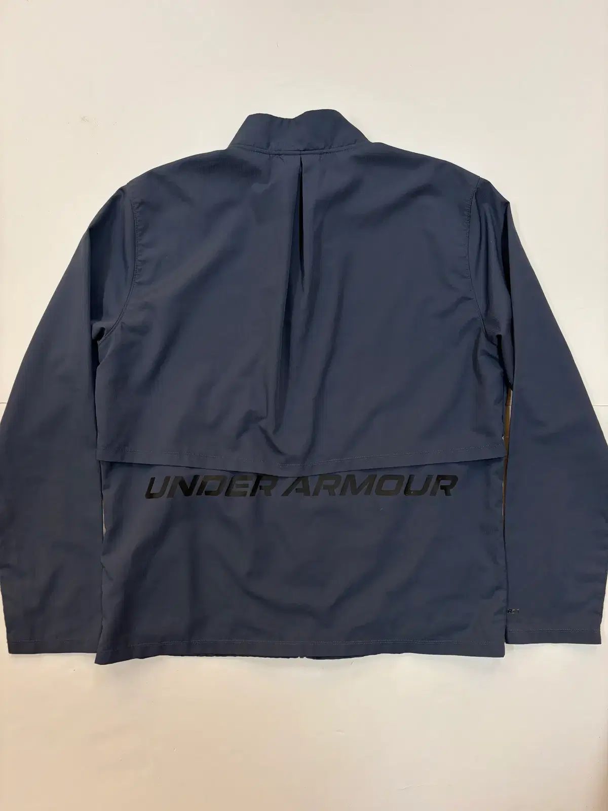 UNDER ARMOUR ストーム ランニング ウィンドブレーカー - メルカリ