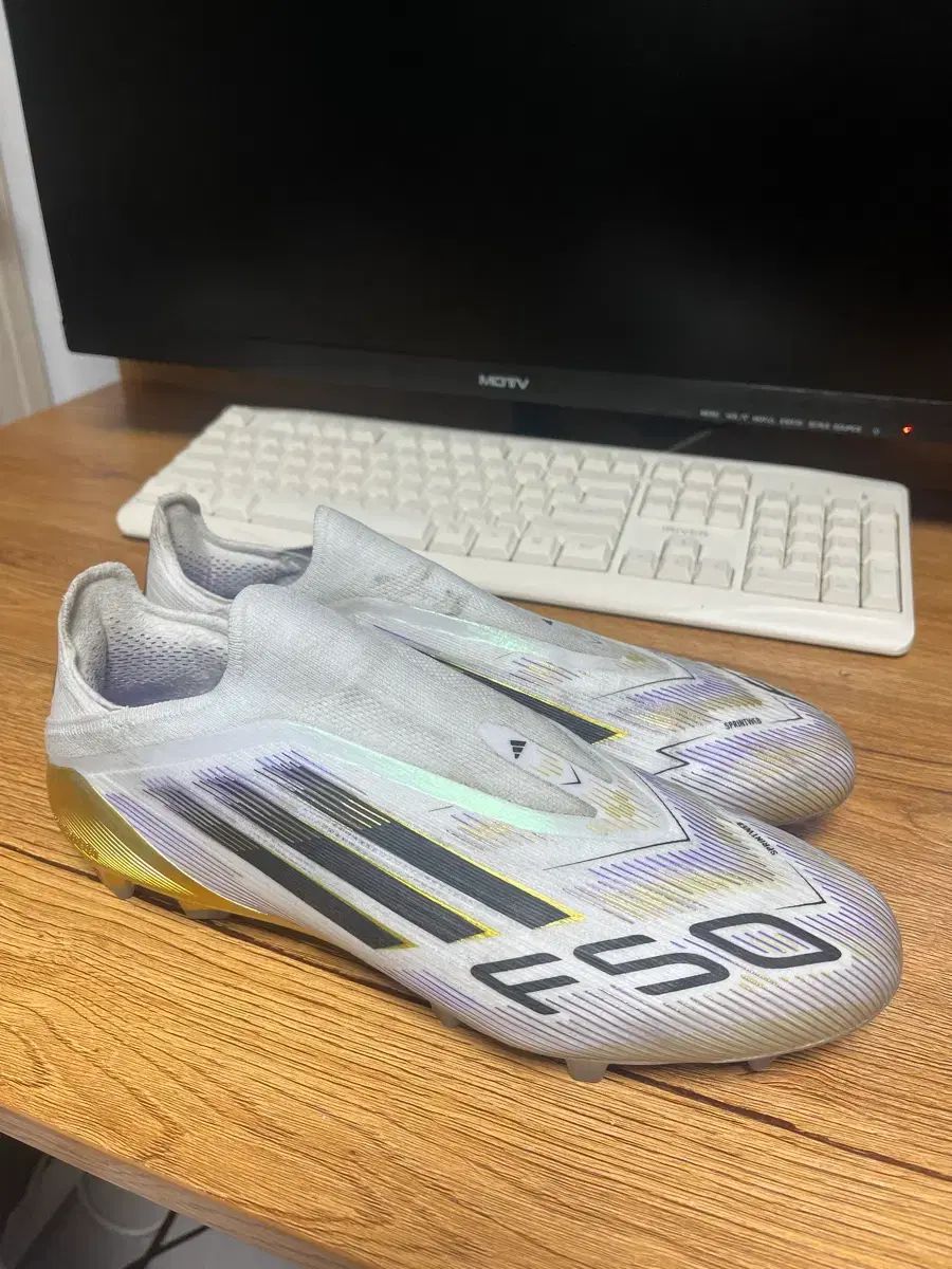 アディダス F 50 サッカーシューズ 白 GOLD