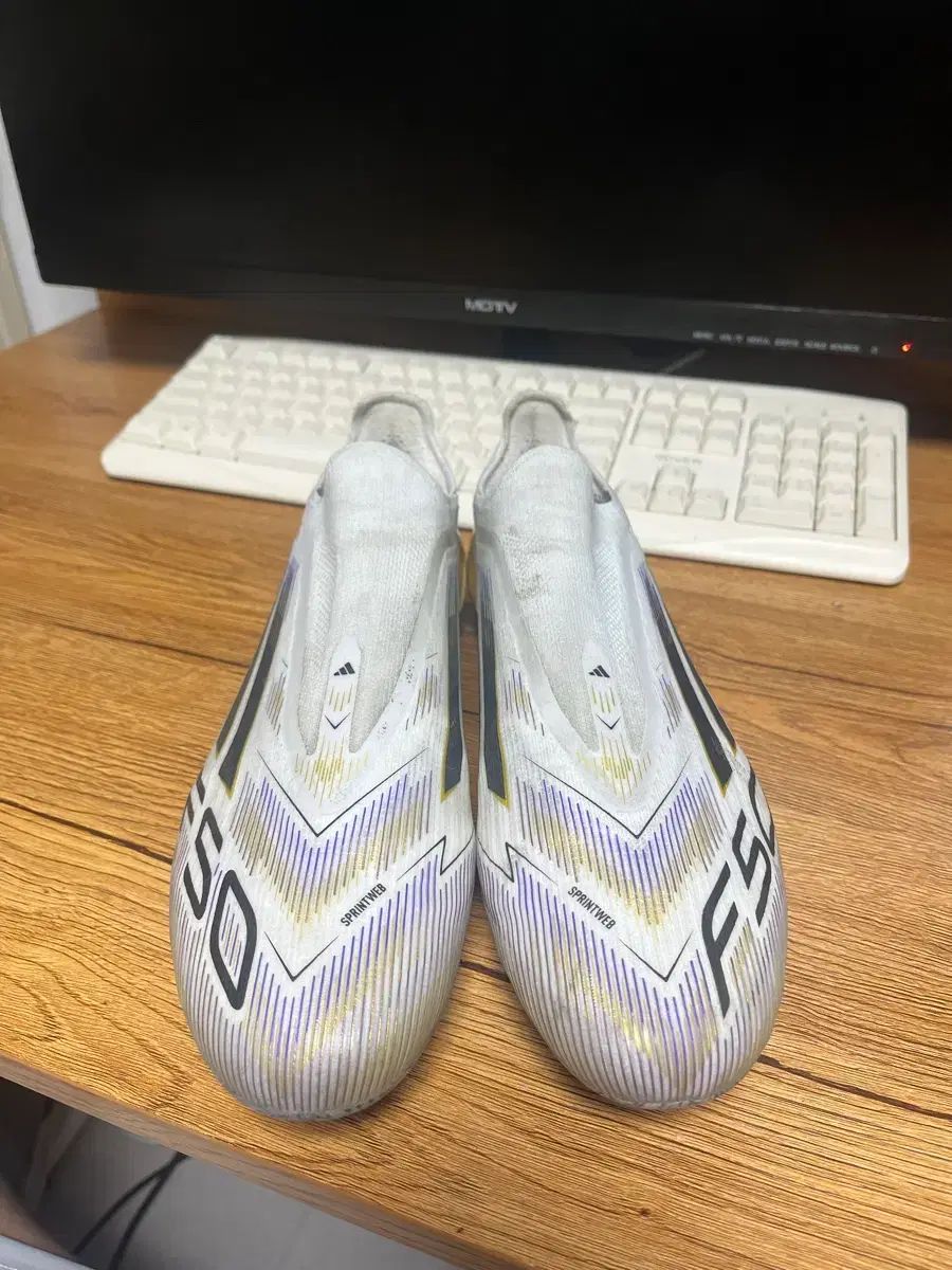  アディダス F 50 サッカーシューズ 白 GOLD フットサルシューズ シューズ