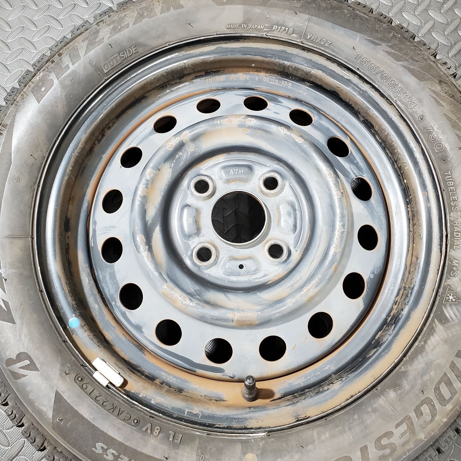 18年 19年製 155 65 R 14 ブリヂストン ブリザックVRX 2 スズキ アルト ワゴンR スペーシア スタッドレスタイヤ 1300