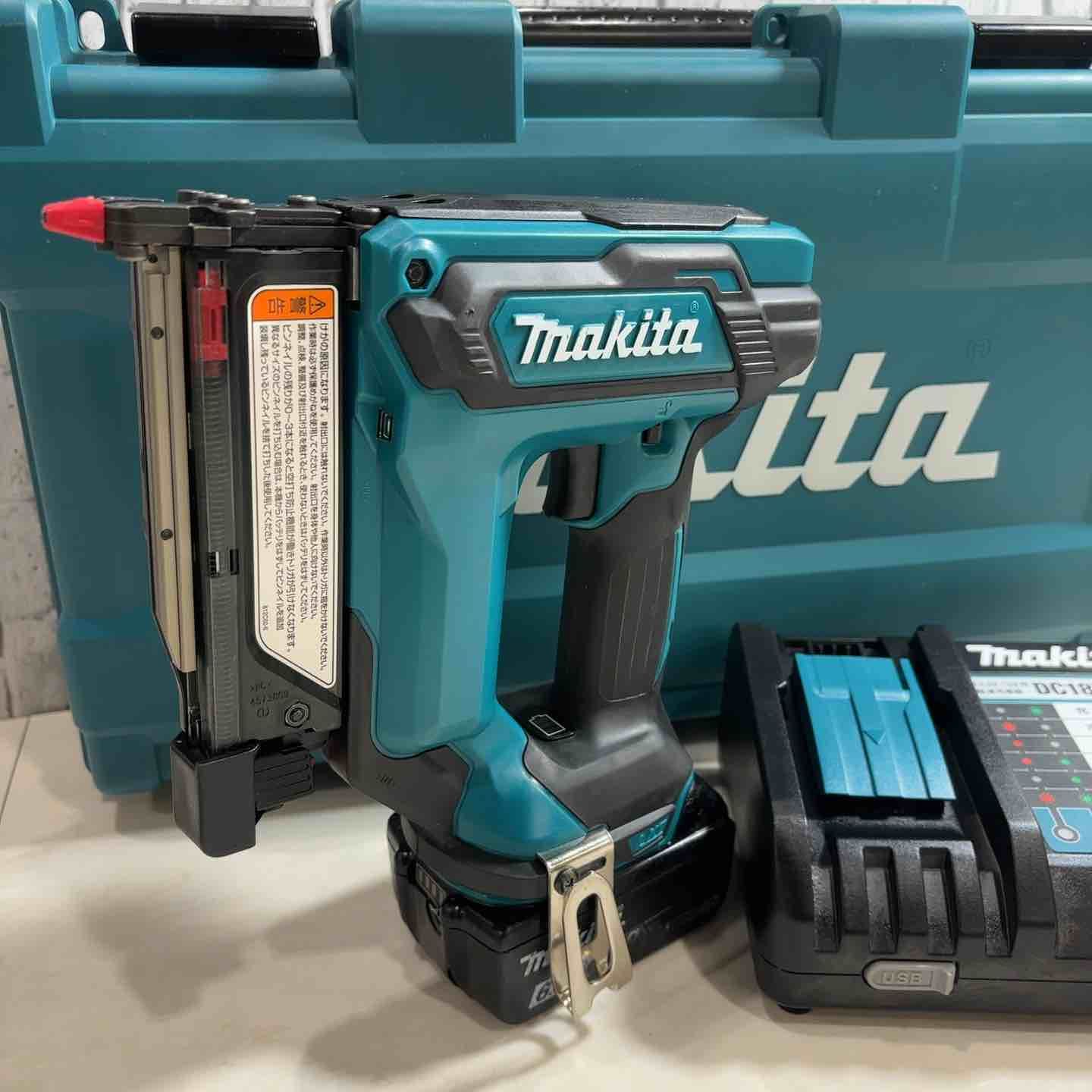 マキタ makita コードレスピンネイラ 18 V 6 0 Ahバッテリ― 充電器 ケース付き