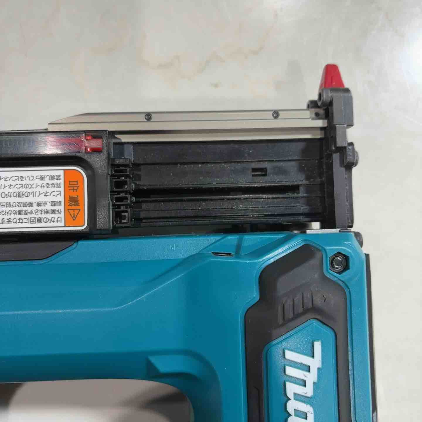 ☆マキタ(makita) コードレスピンネイラ PT353DRG 18V6.0Ahバッテリ―1 