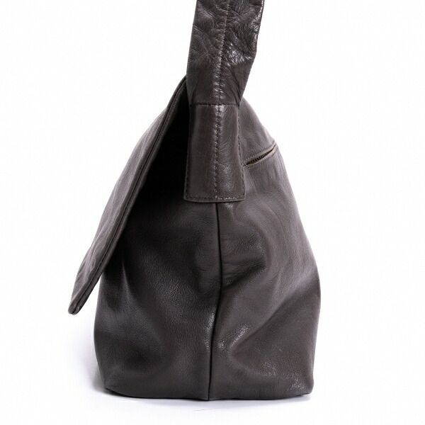 ヨーガンレールJURGEN LEHL フラップデザインレザーショルダーバッグ