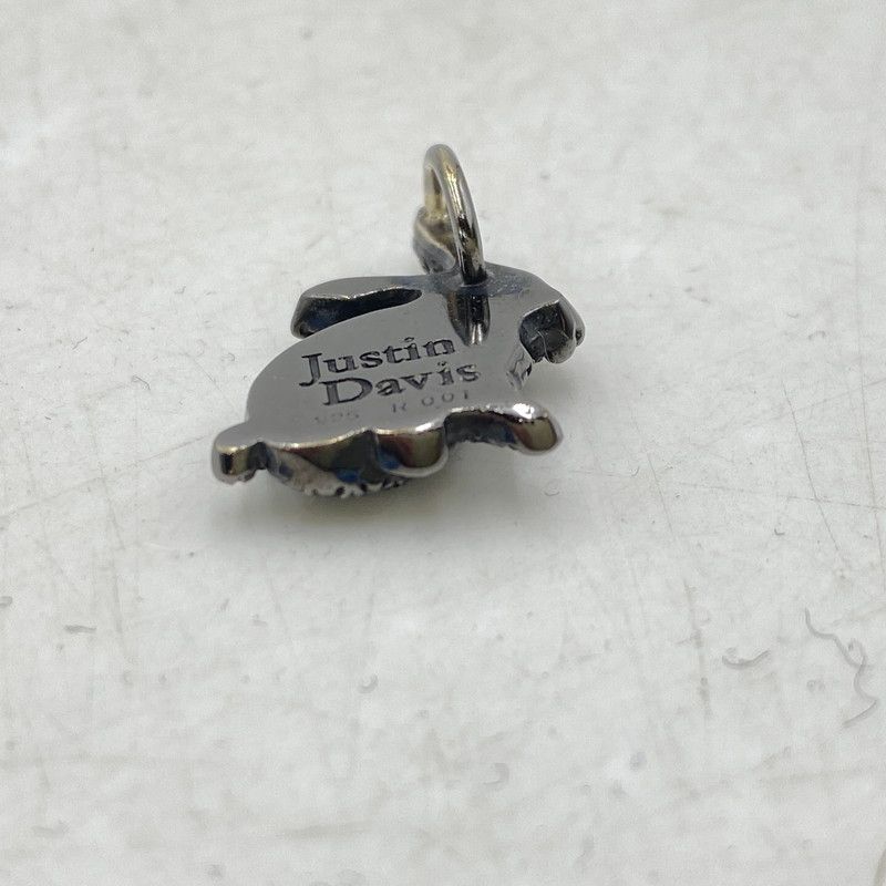 品 Justin Davis ジャスティンデイビス LUCKY B PENDANT TOP ラッキー ラビット ルビー ペンダントトップ SPJ 180 ネックレス アクセサリー 192-251212-yn-06-izu プチプラ アクセント服