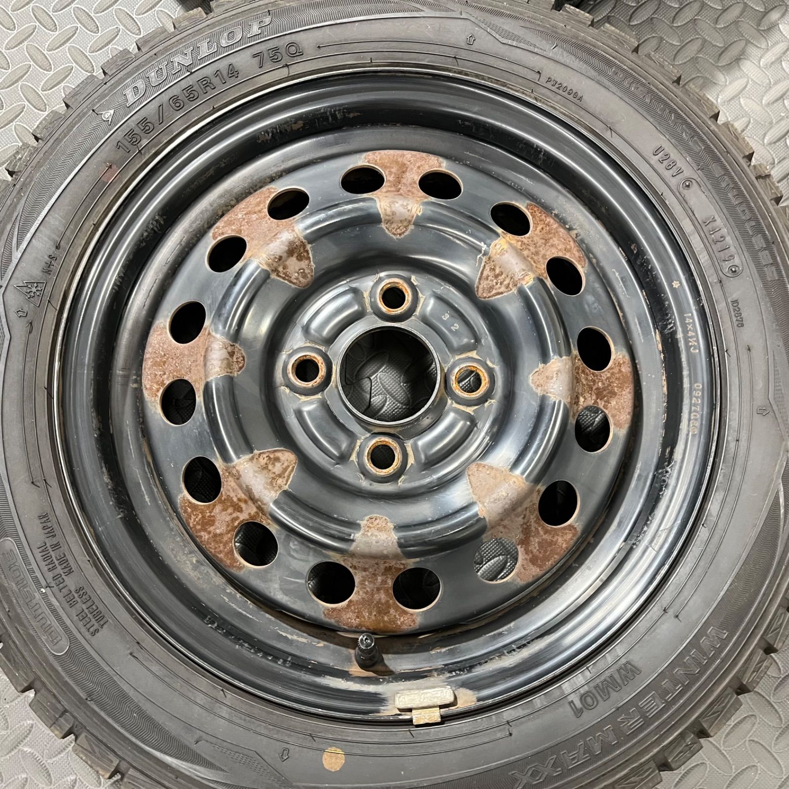 2 スタッドレスタイヤ