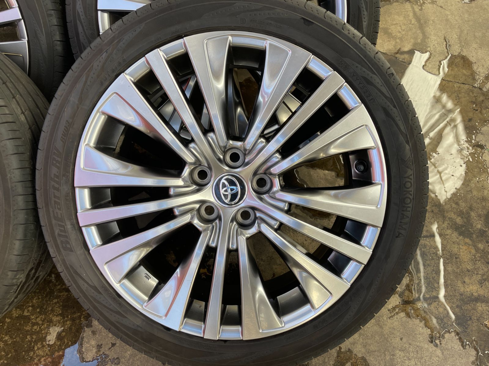 トヨタ ハリアー 80 アルミ 19 7 0 J 35 PCD 114 3 5 H＆ BluEarth RV 03 225 45 R 品 4本セット 菅79