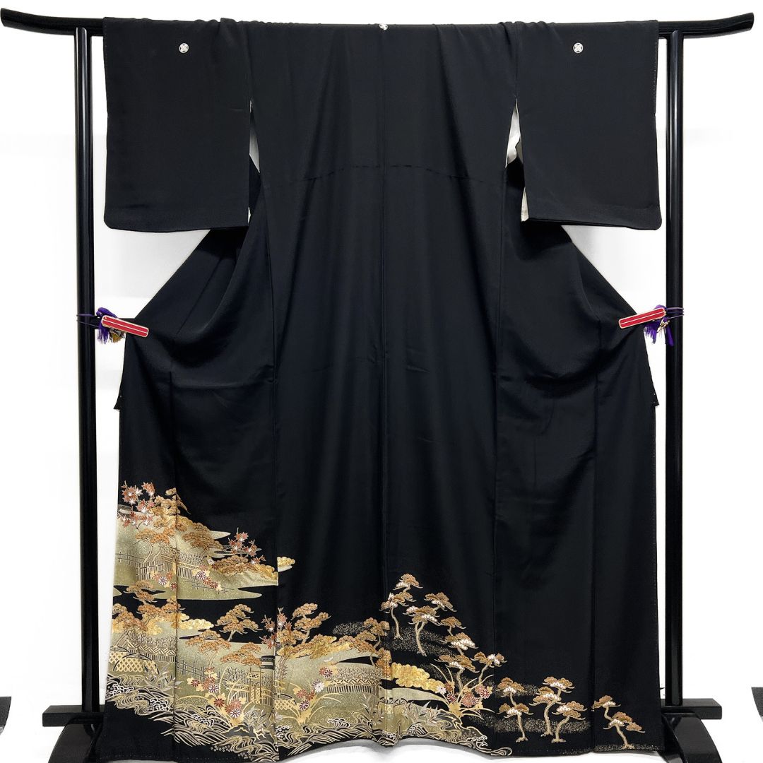 黒留袖 金駒刺繍 金彩 波 垣 松 菊 五つ紋 着物 122 b d ms