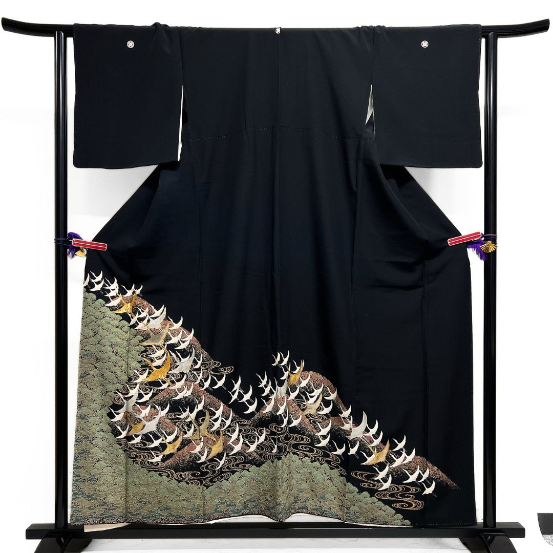 黒留袖 金駒刺繍 金彩 鶴 松 観世水 五つ紋 着物 122 b d ms