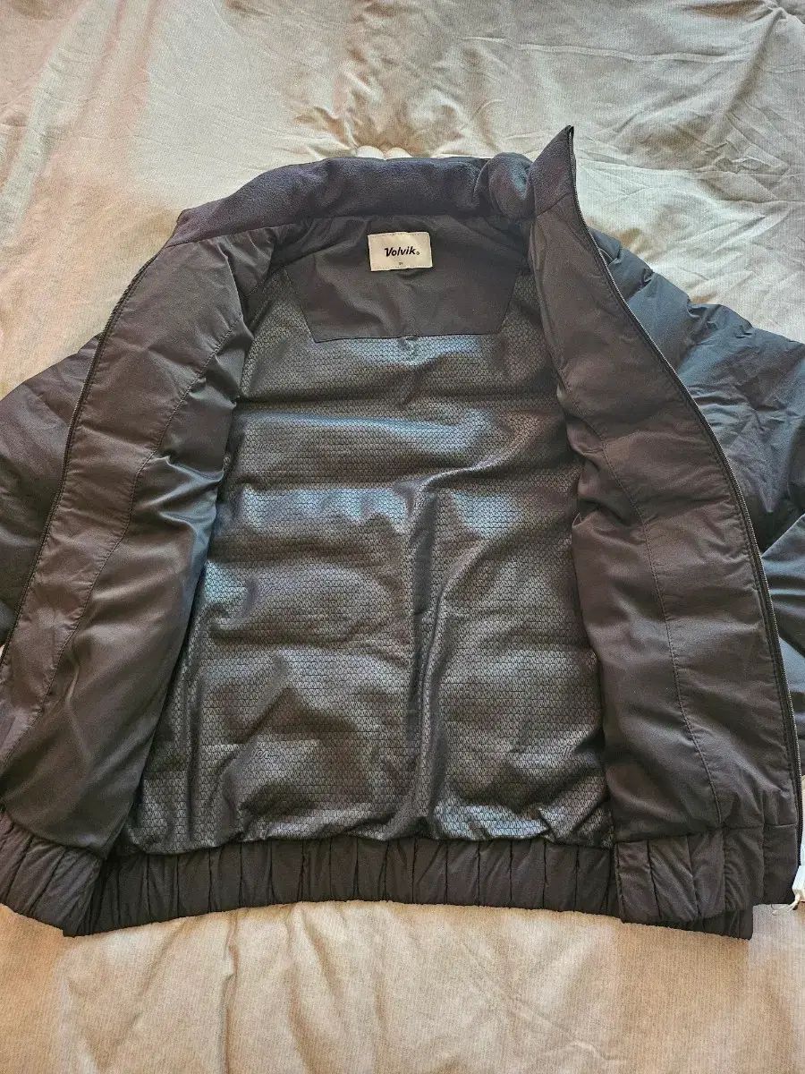  volvik ボルビック ブラック 軽量 ダウン 85 その他 レディースウェア