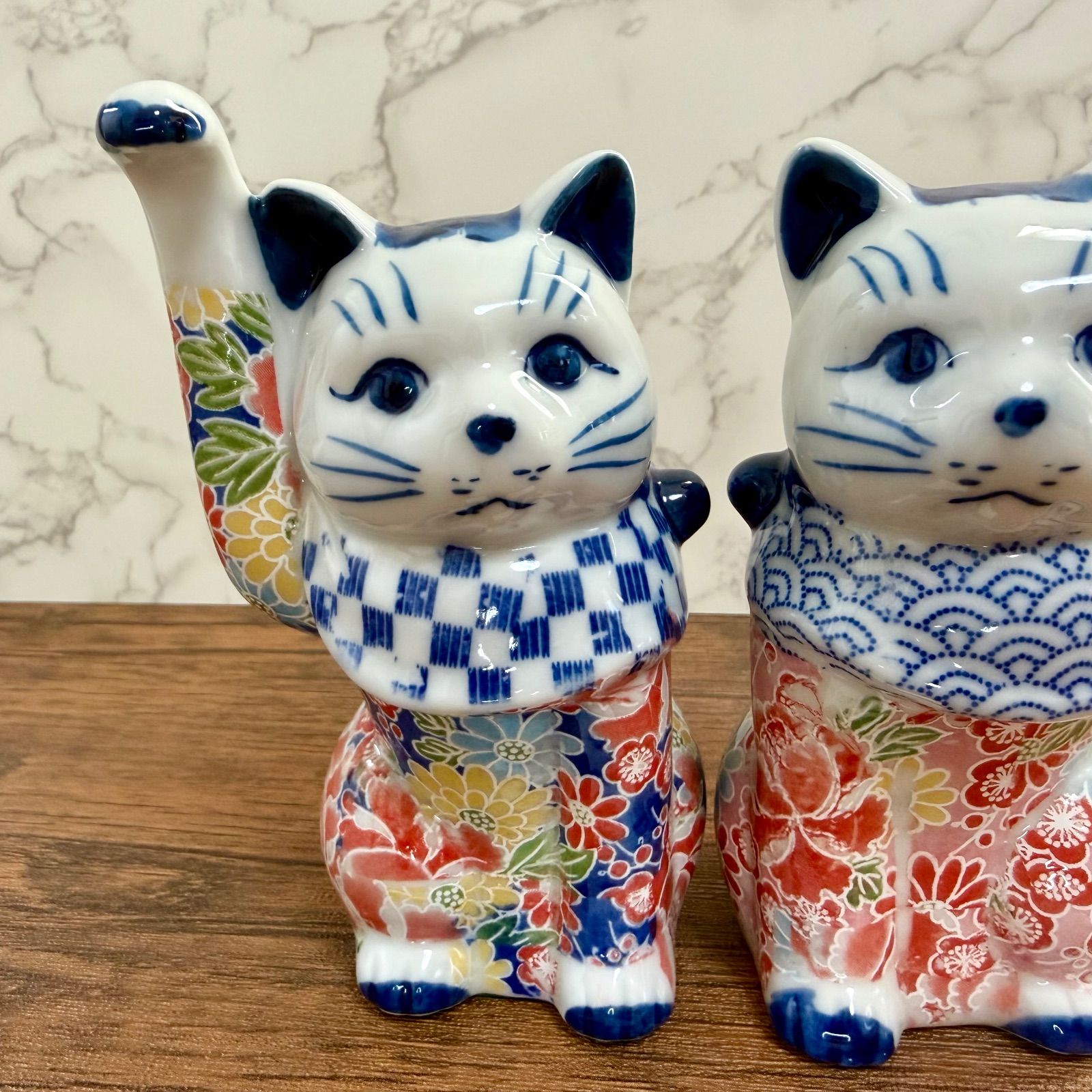 瀬戸焼】招き猫 友禅 磁器 左右 セット 12.5cm 縁起物 置物 金運招福