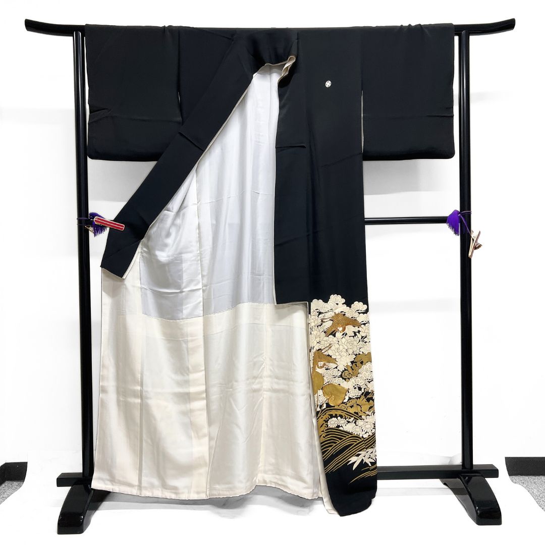 黒留袖 作家物 雪輪に鶴 宝尽くし 松竹梅 刺繍 トールサイズ K-5329 黒留袖 作家物 雪輪に鶴 宝尽くし 松竹梅 刺繍 トールサイズ K-5329