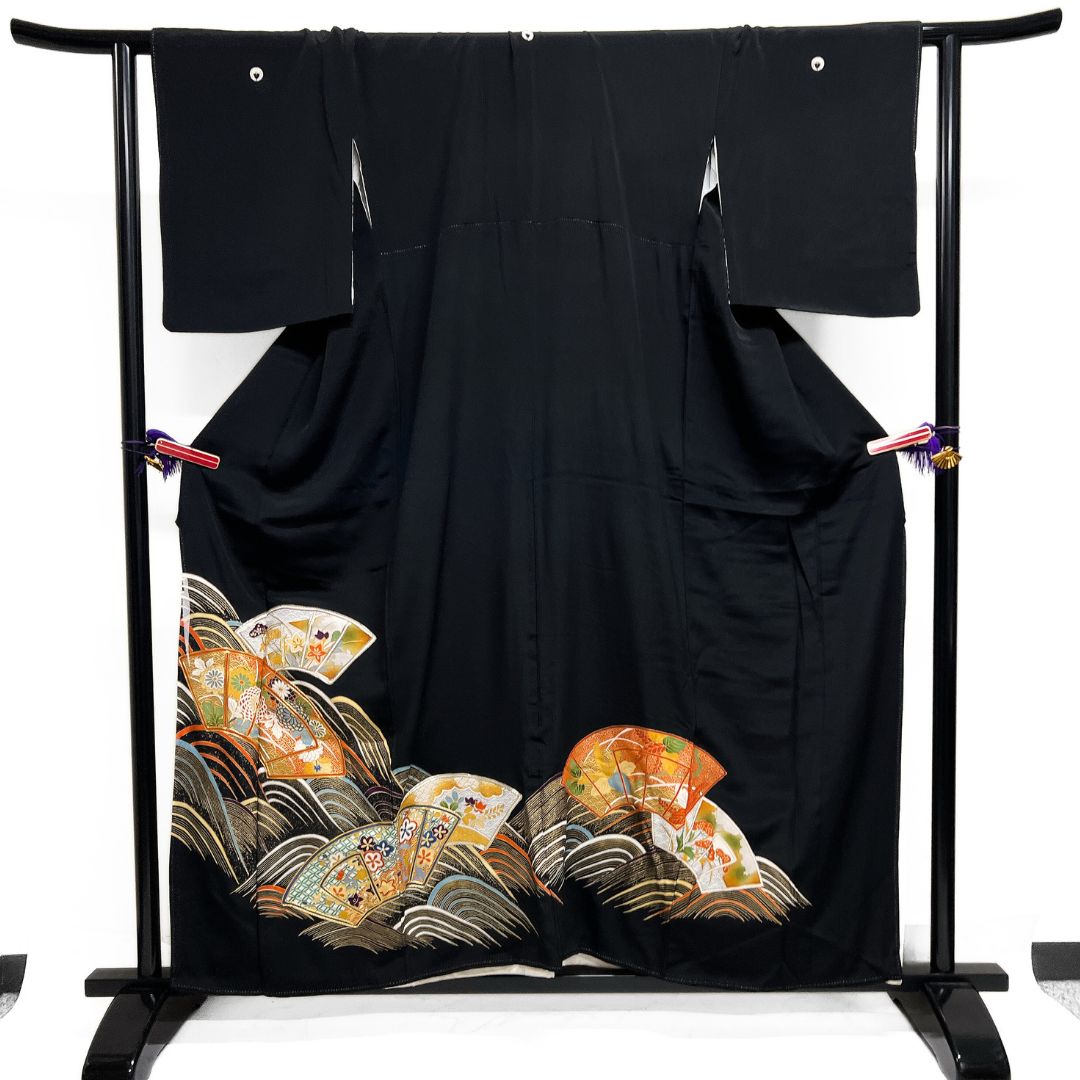 黒留袖 金駒刺繍 銀駒刺繍 金彩 扇 波 花 着物 122b d ms - メルカリ