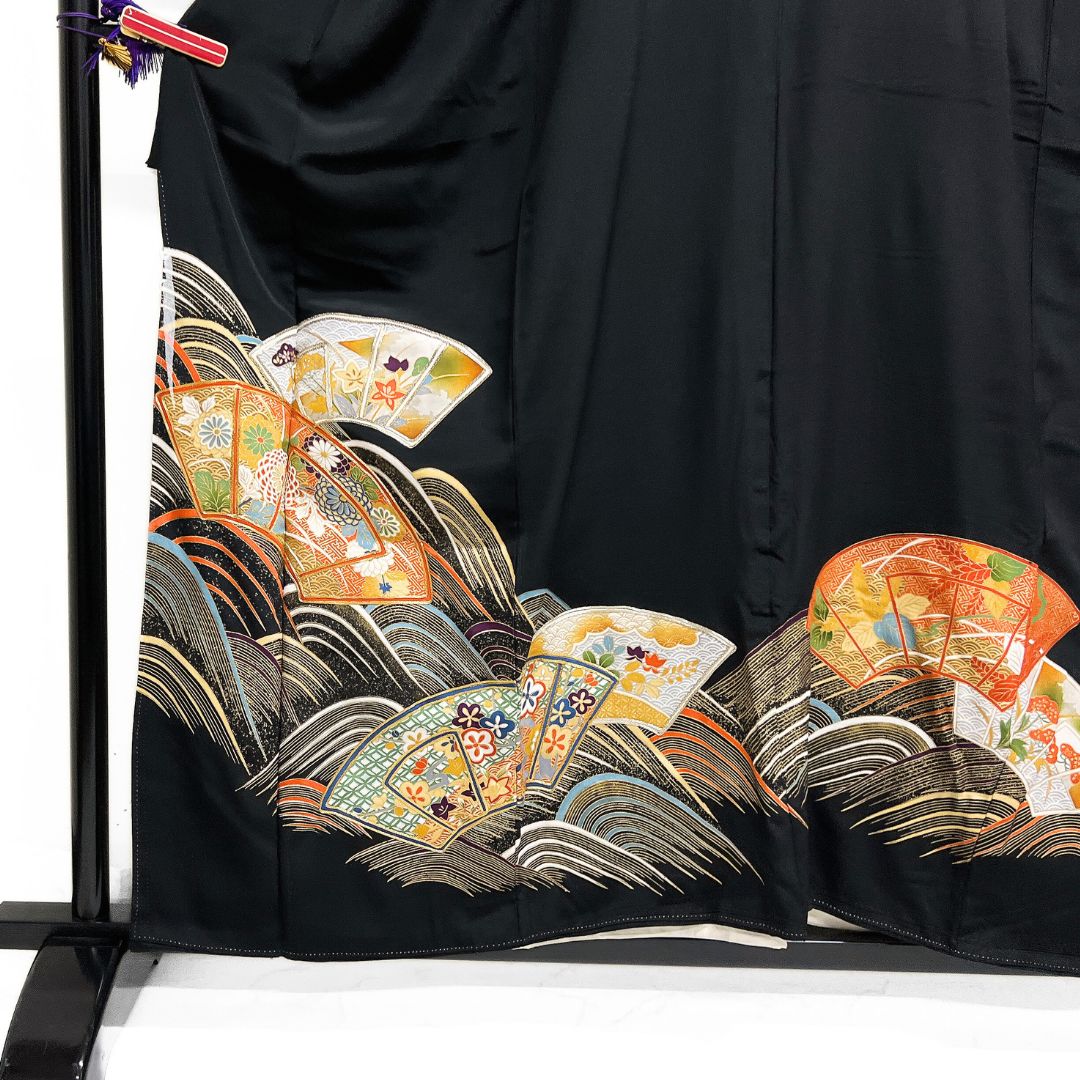 黒留袖 金駒刺繍 銀駒刺繍 金彩 扇 波 花 着物 122b d ms - メルカリ