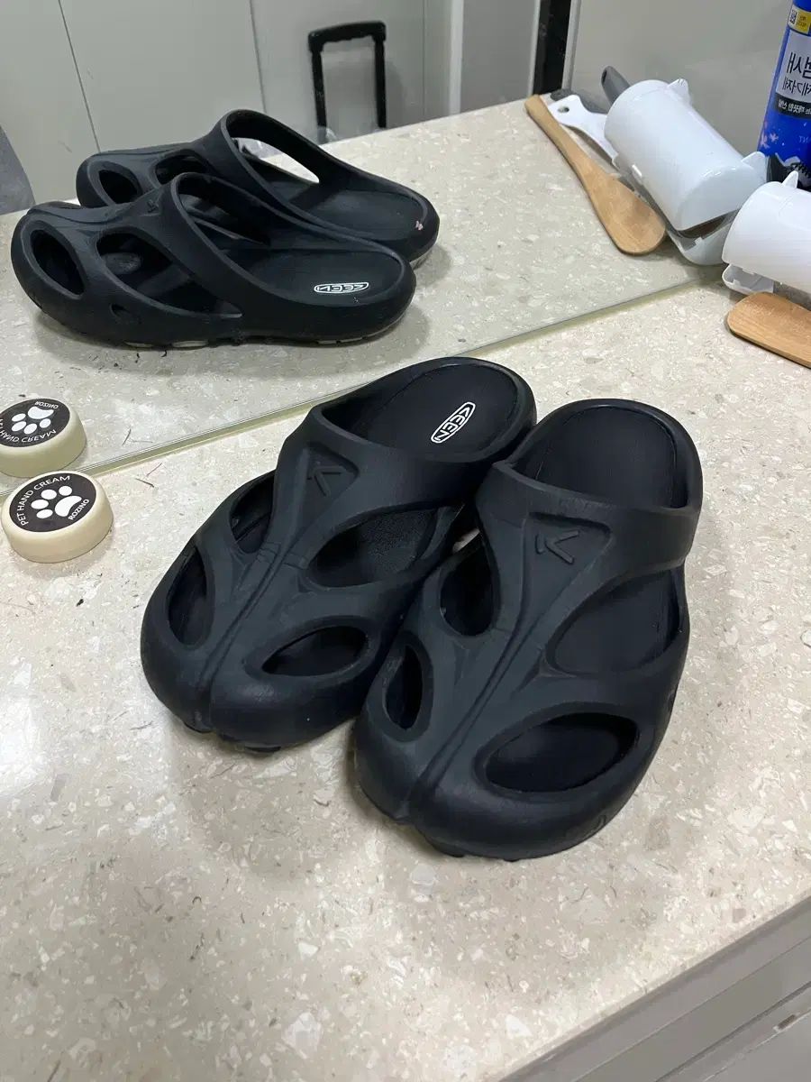 キーン シャンティ スリッパ 270