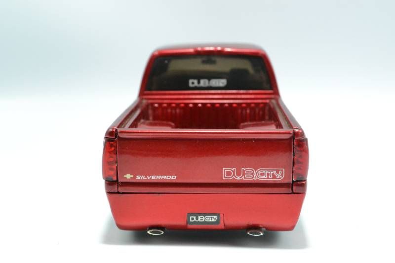 送料無料】Jada Toys DUB CITY Chevrolet シボレー Silverado 1/24