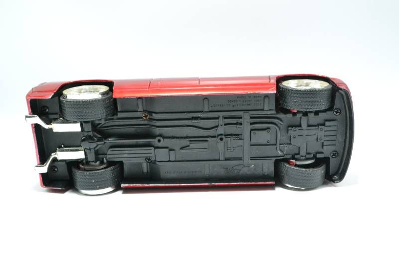 送料無料】Jada Toys DUB CITY Chevrolet シボレー Silverado 1/24