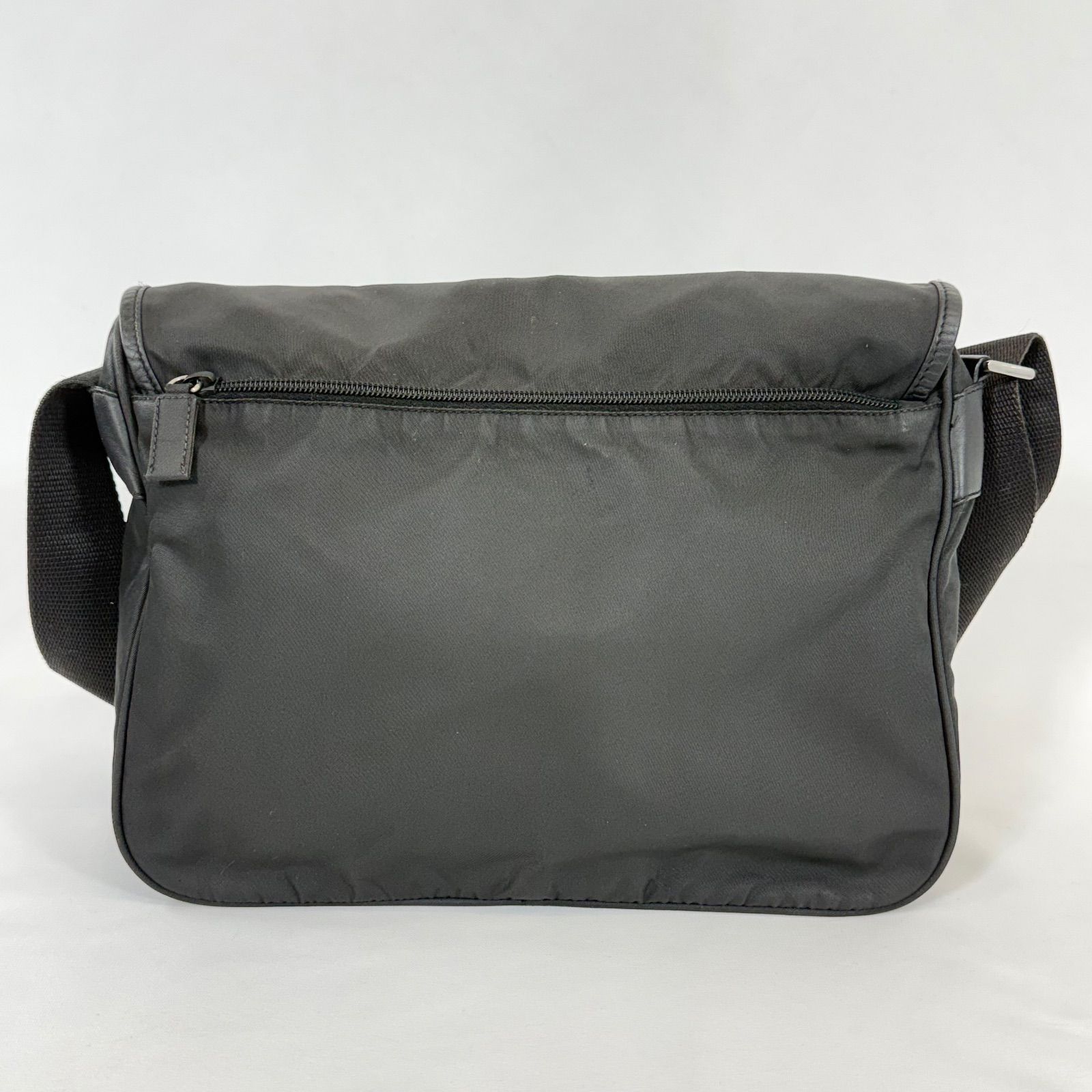 人気・美品】PRADA プラダ テスート ナイロン 三角プレート ショルダー