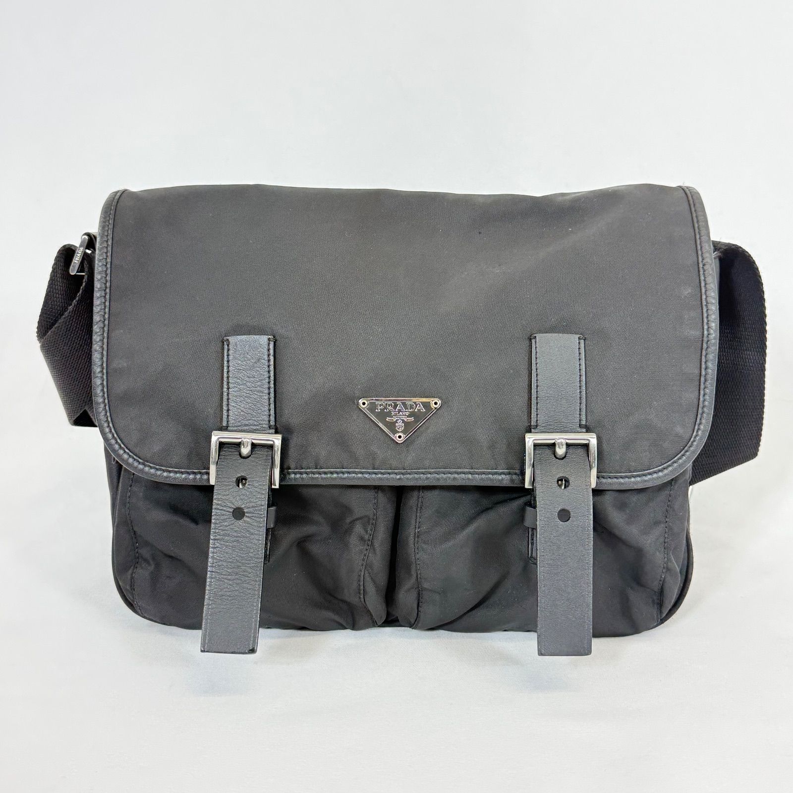 プラダ メッセンジャーバッグ ショルダーバッグ 三角プレート 斜め掛け テスート 人気・美品】PRADA プラダ テスート ナイロン 三角プレート ショルダー