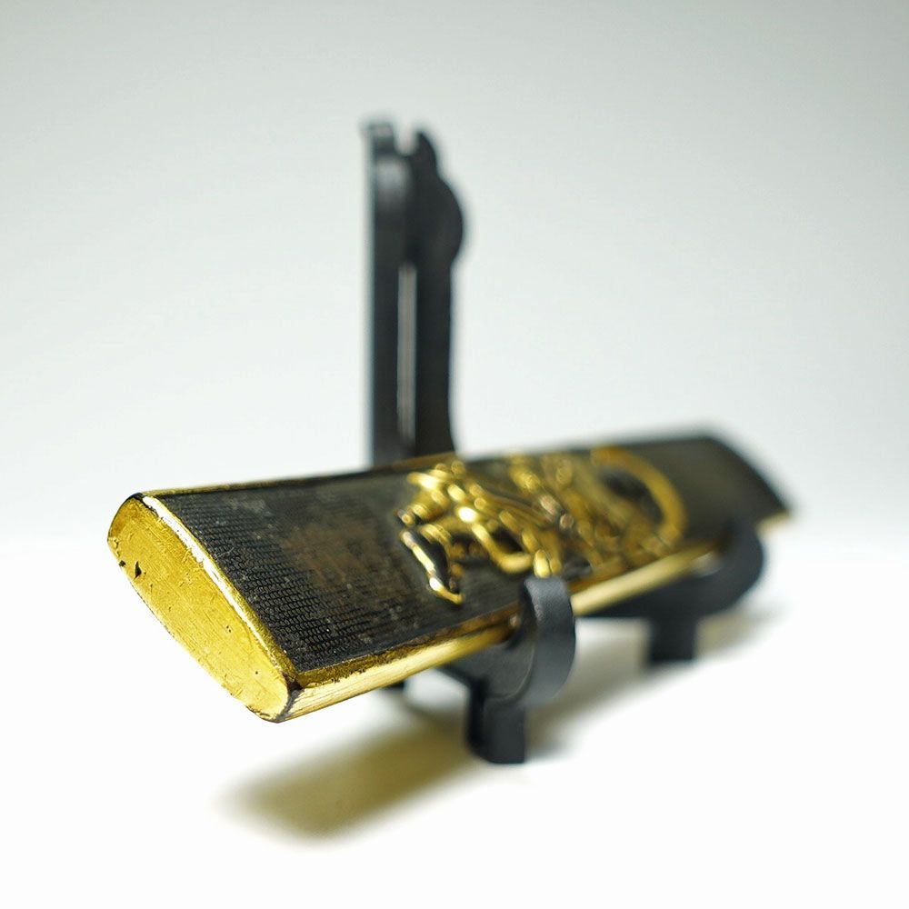 ☆赤銅魚子地韃靼人図小柄 ラッタン人 高肉彫 毛彫 金色絵 裏哺金 時雨